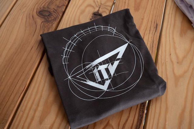 T-shirt ITV